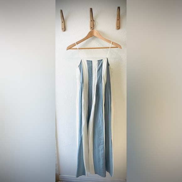 Madewell Pleated Midi Dress in Overcast - Picture 2 of 3